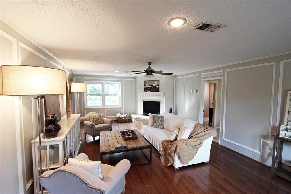 107 Charleston Street, Friendswood, Texas image 3