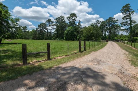 Photo of 14025 Fm 1314 Road, Conroe, TX 77302 (MLS # 93578169)