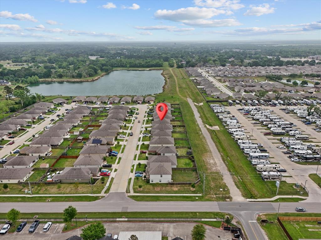 638 W Fairway Lake Dr, Alvin, Texas image 4