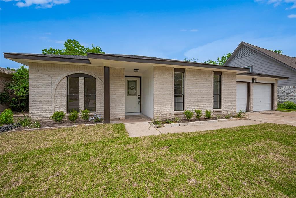 839 Voyager Drive, Houston, Texas image 4