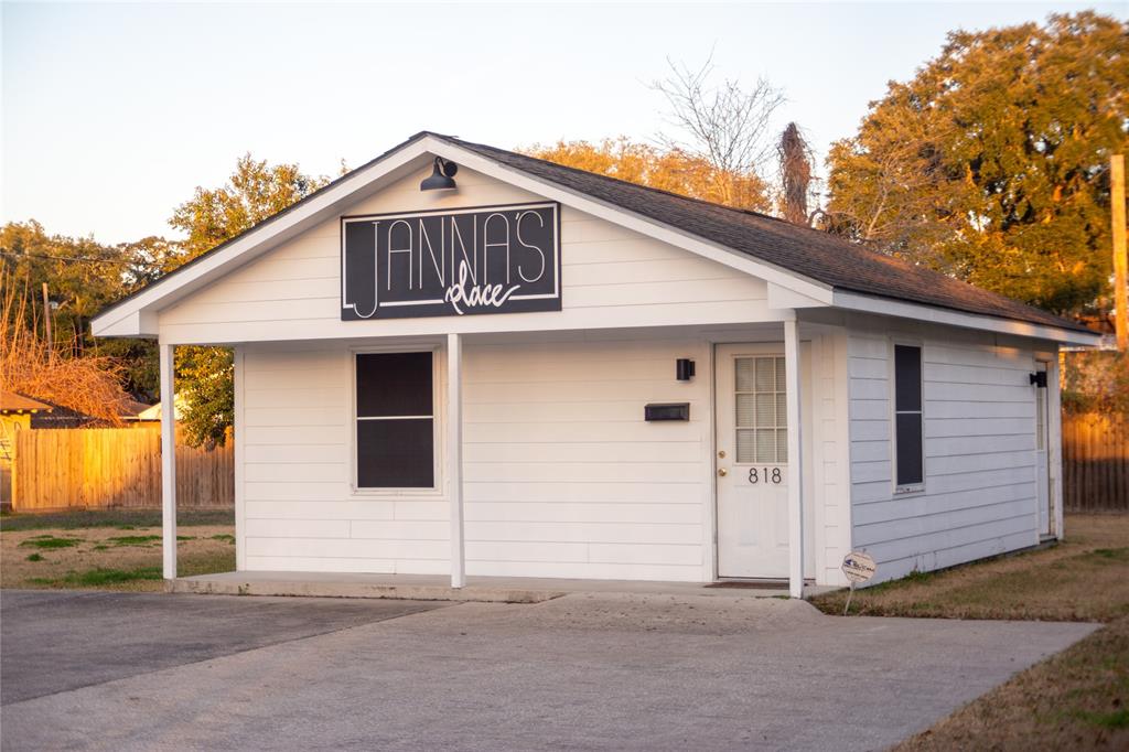 818 Milam Street, Liberty, Texas image 3