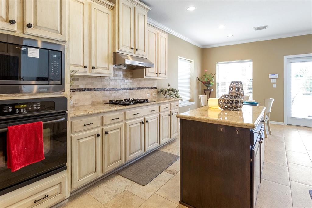 3902 Lakeridge Canyon Drive, Sugar Land, Texas image 10