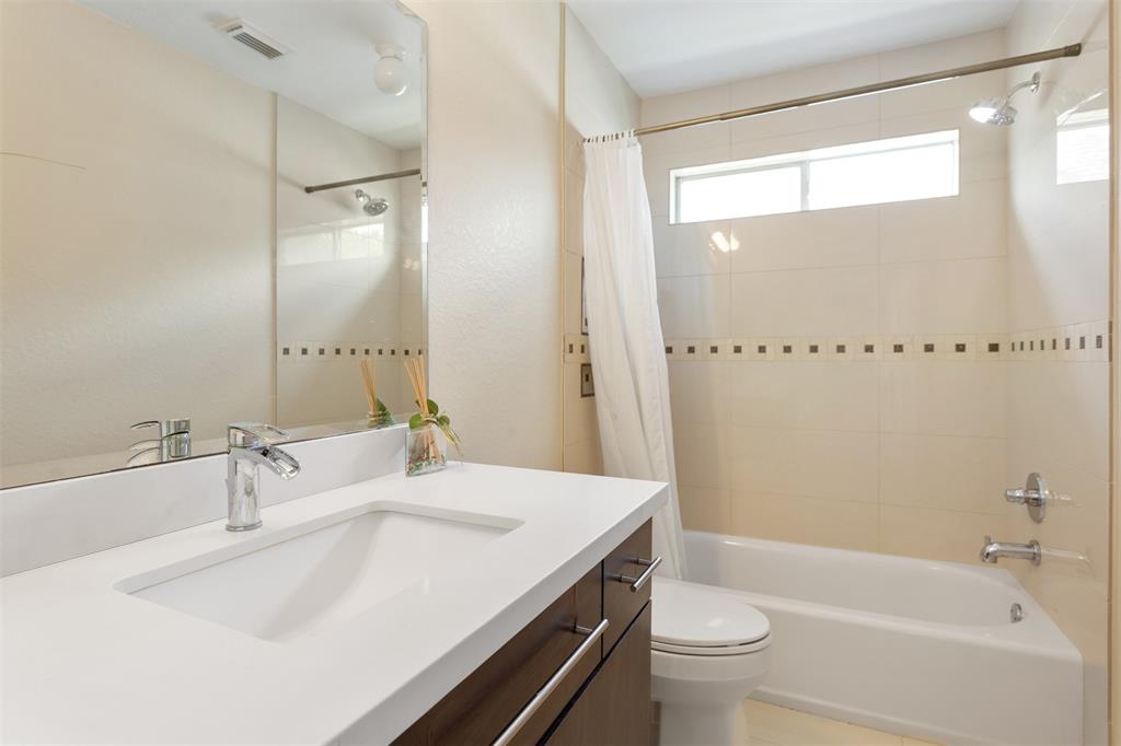 3902 Lakeridge Canyon Drive, Sugar Land, Texas image 28