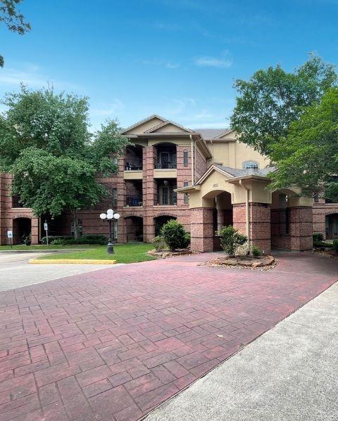 View Houston, TX 77345 condo
