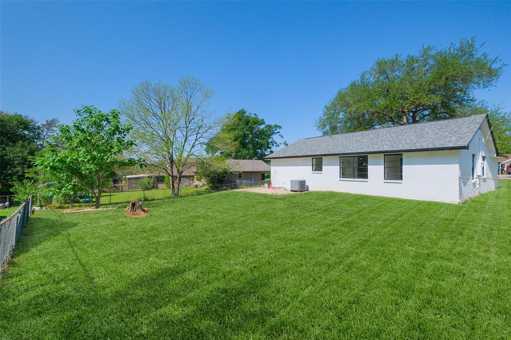221 N Baron Street, Bellville, Texas image 29