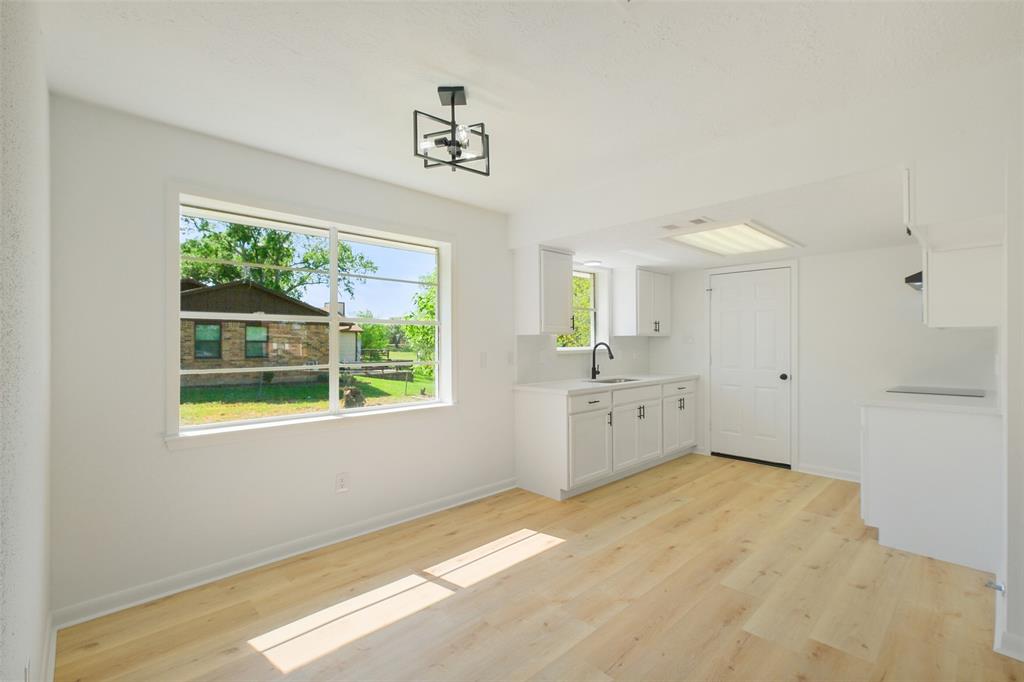 221 N Baron Street, Bellville, Texas image 10