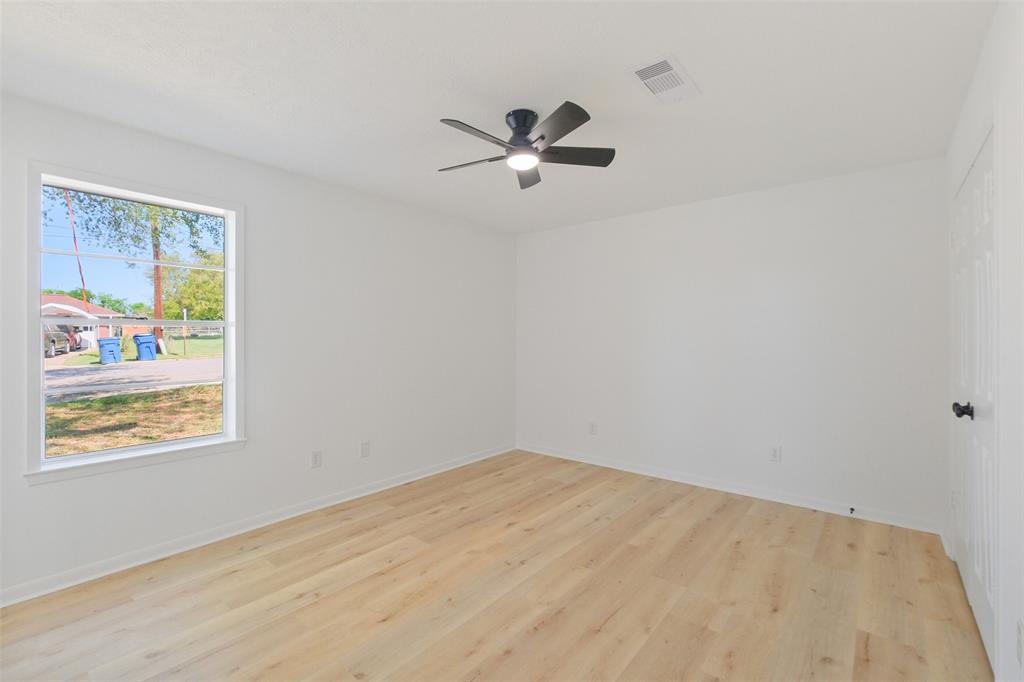 221 N Baron Street, Bellville, Texas image 17