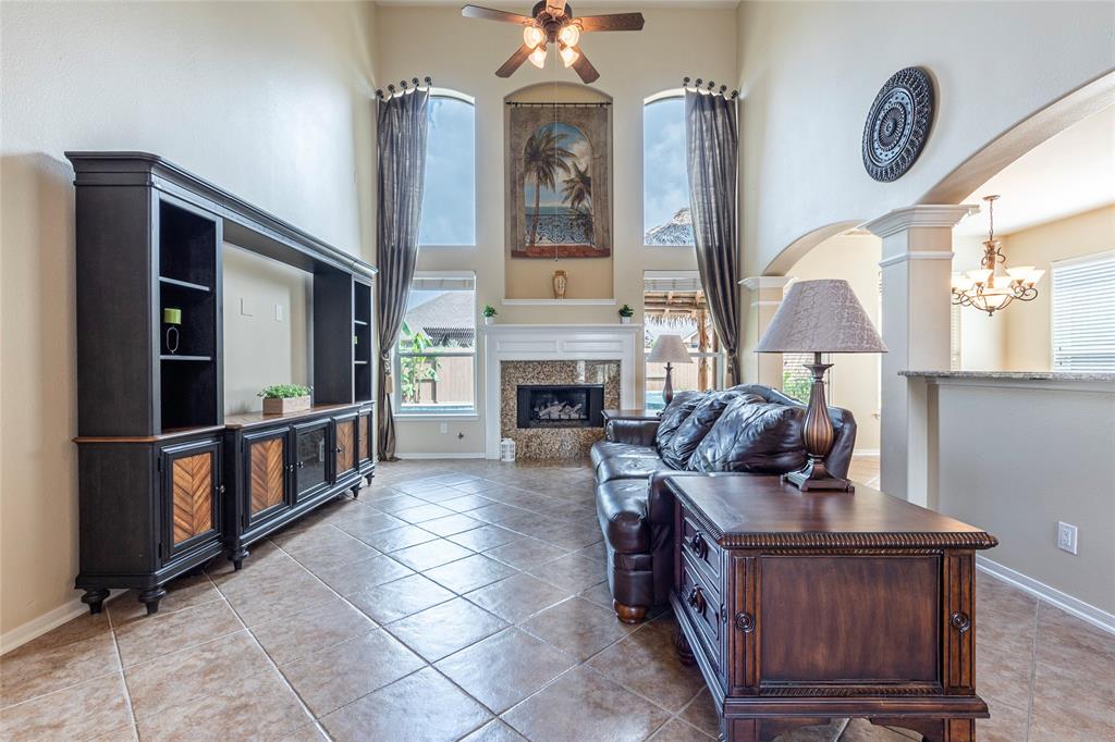 2088 Falling Forest Ln, League City, Texas image 16