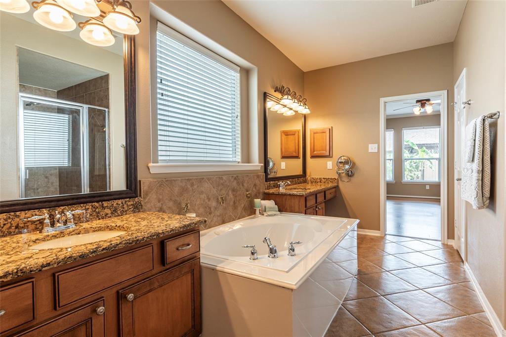 2088 Falling Forest Ln, League City, Texas image 29