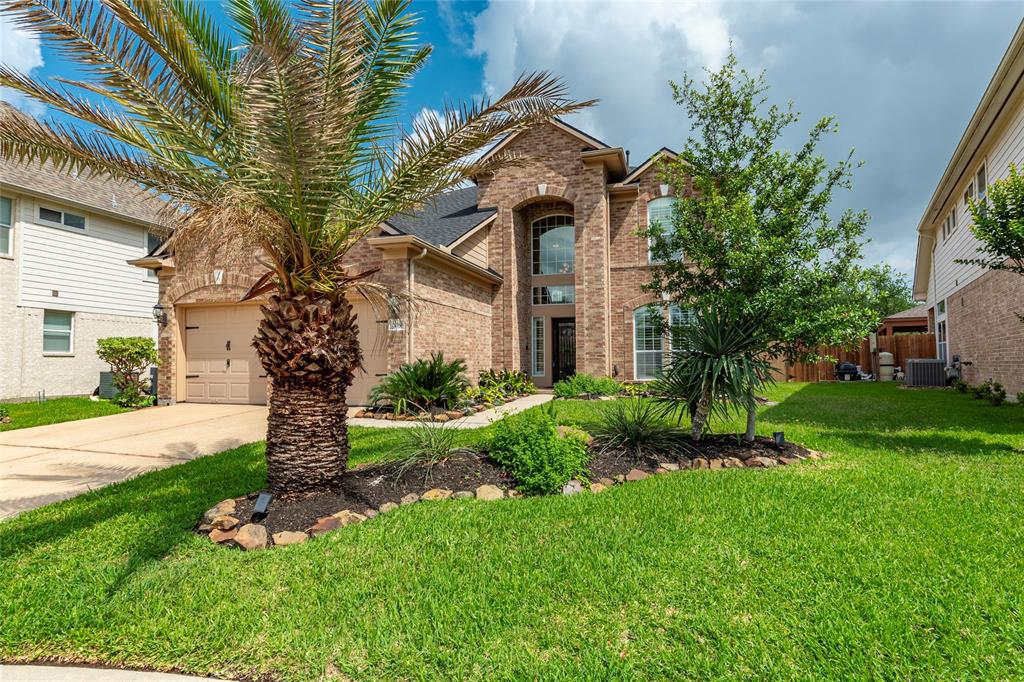 2088 Falling Forest Ln, League City, Texas image 7