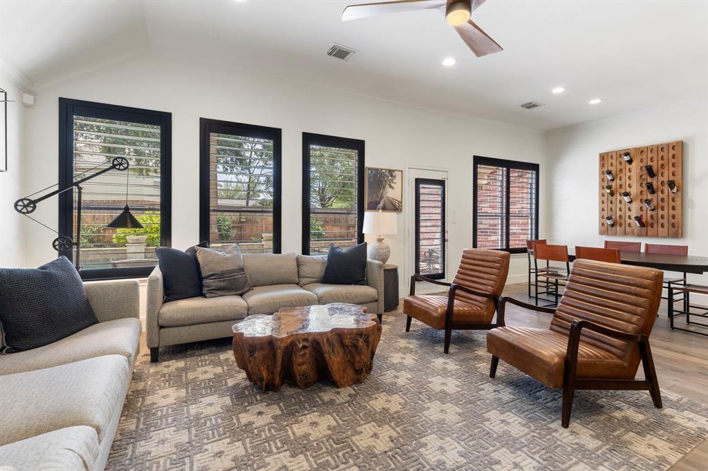 6919 Lake Cove Point Lane, Spring, Texas image 10