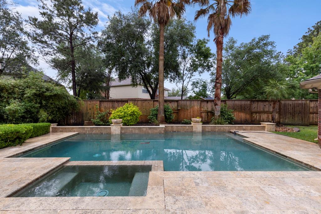 6919 Lake Cove Point Lane, Spring, Texas image 25