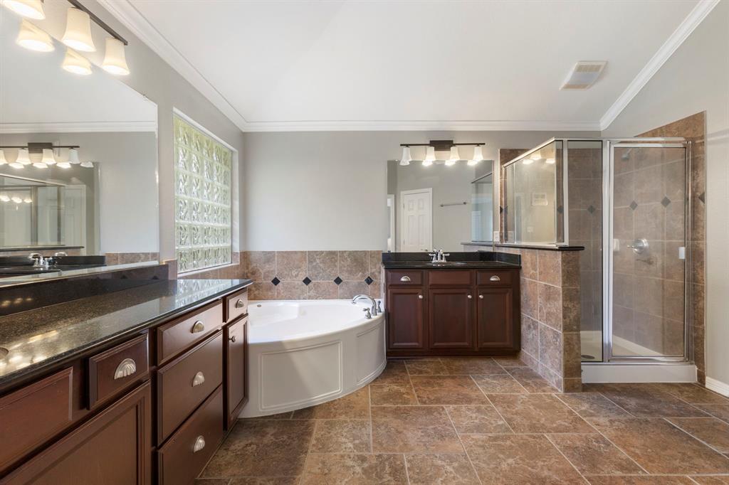 6919 Lake Cove Point Lane, Spring, Texas image 18