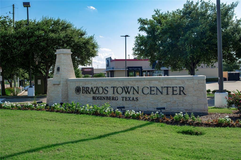 4931 Benton Woods Trail, Rosenberg, Texas image 25