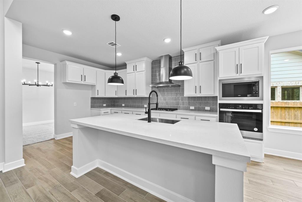 4931 Benton Woods Trail, Rosenberg, Texas image 6