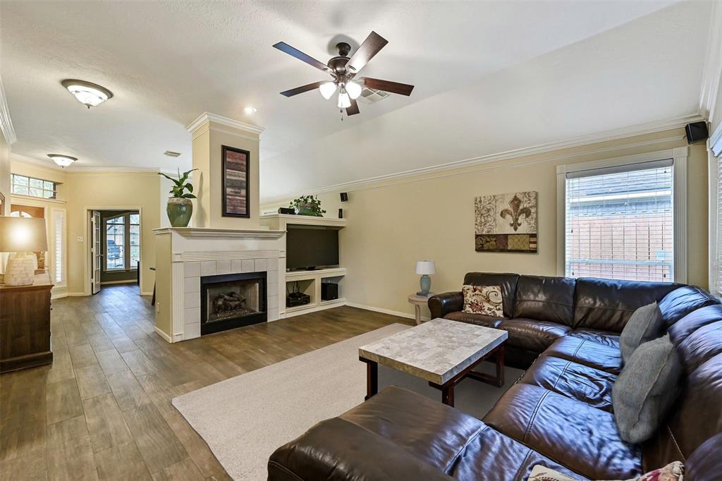13814 Aspen Knoll Court, Houston, Texas image 4