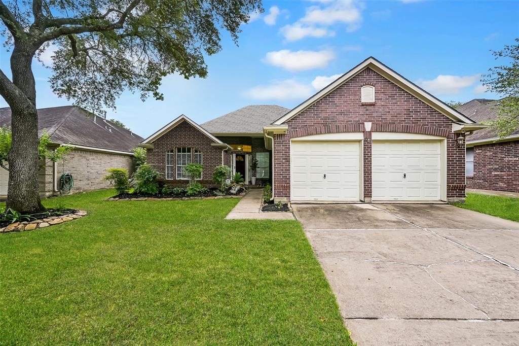13814 Aspen Knoll Court, Houston, Texas image 1