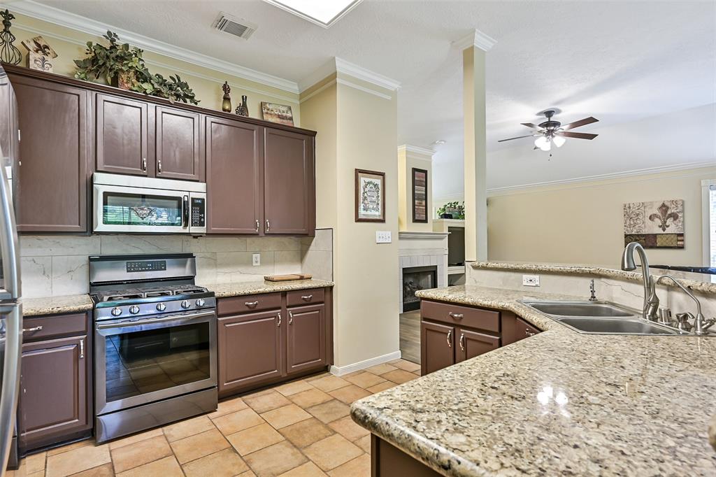 13814 Aspen Knoll Court, Houston, Texas image 7