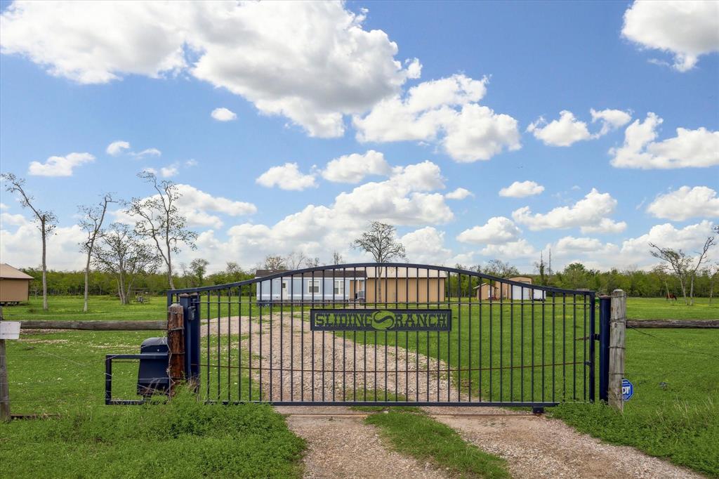 8200 N Humble Camp Road, Texas City, Texas image 4