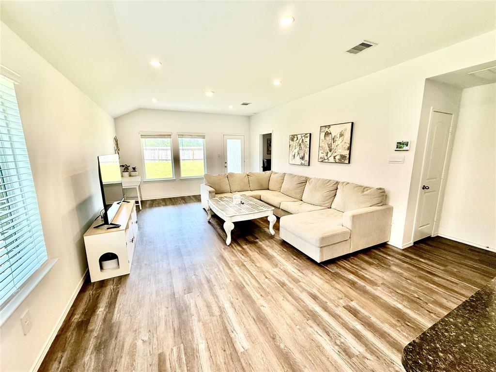 24446 Elmwood Falls Drive, Spring, Texas image 7