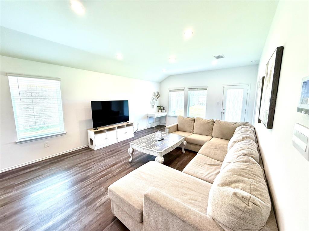 24446 Elmwood Falls Drive, Spring, Texas image 11