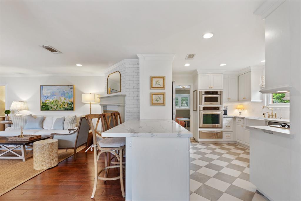 7910 Meadowbriar Lane, Houston, Texas image 9