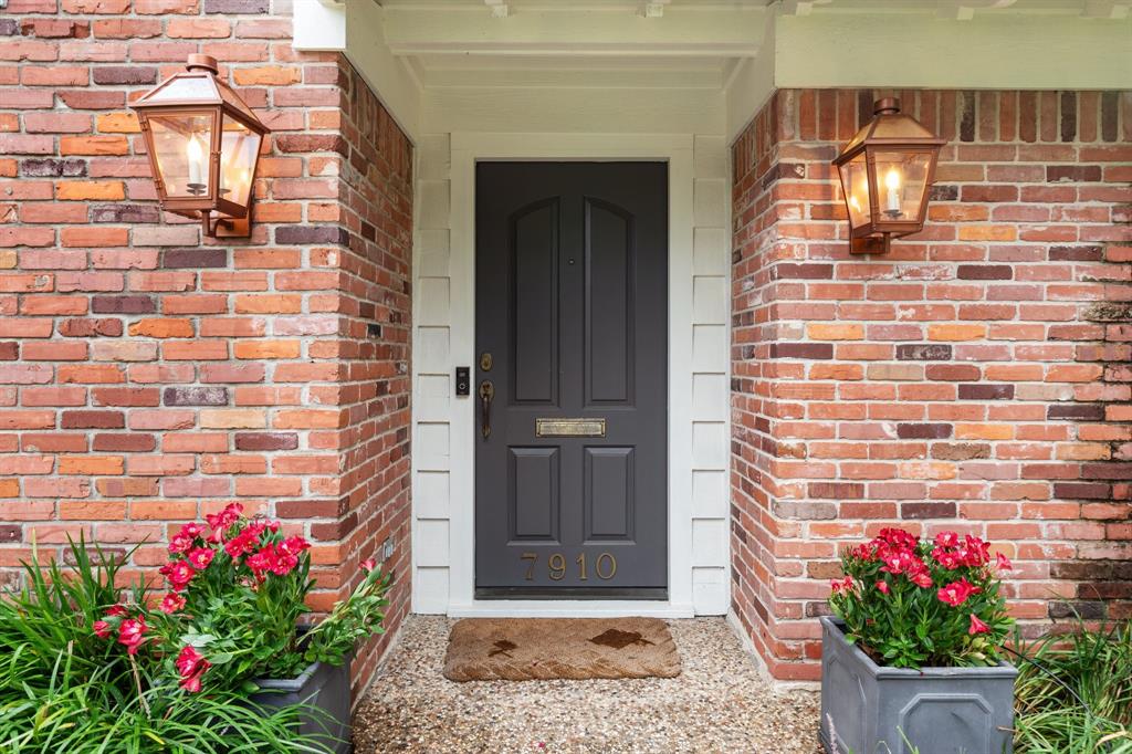 7910 Meadowbriar Lane, Houston, Texas image 2