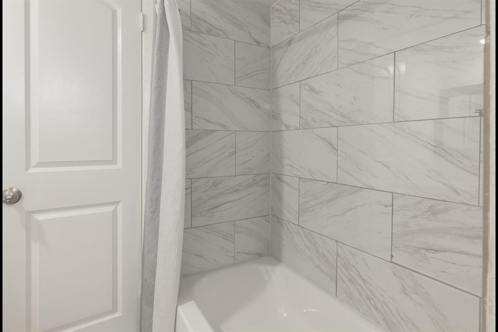 4206 Oak Shadows Drive, Houston, Texas image 14