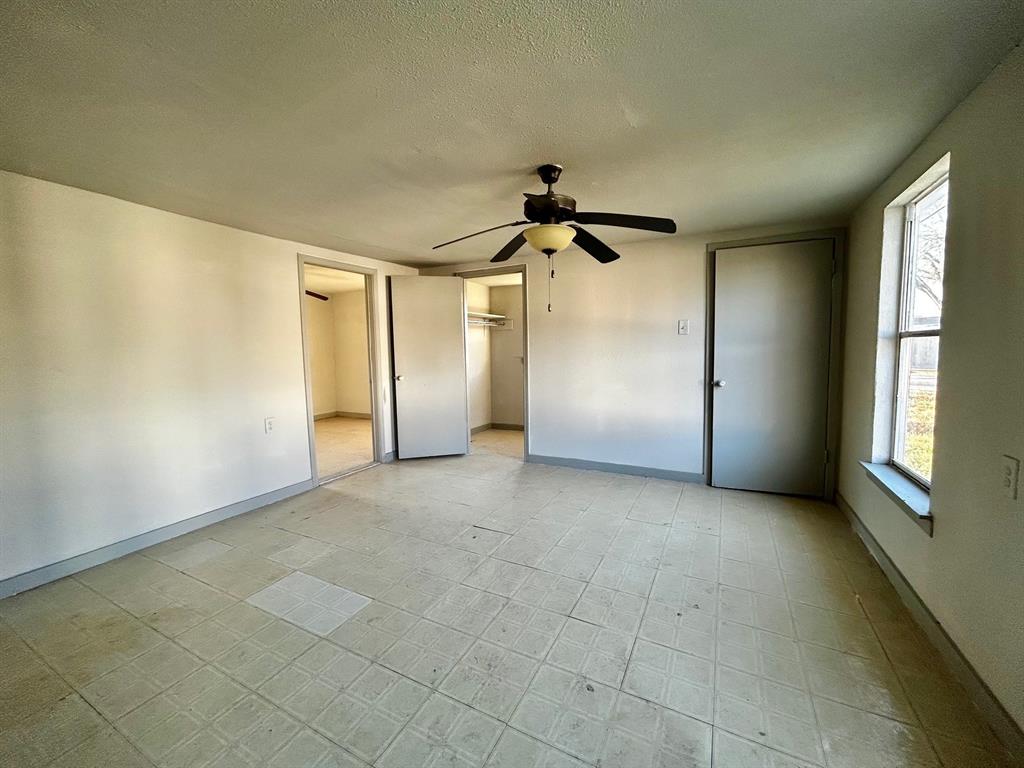1943 N Avenue H, Freeport, Texas image 14