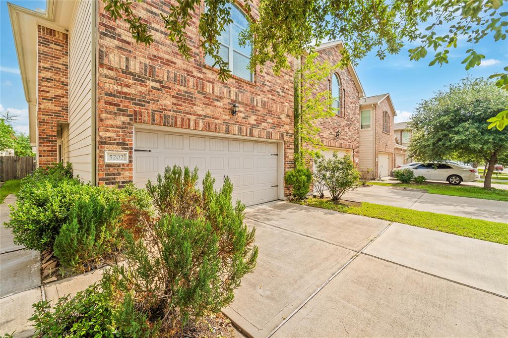 5202 Dartmoor Ridge Trail, Houston, Texas image 3