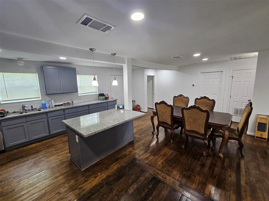 907 Whitaker Avenue