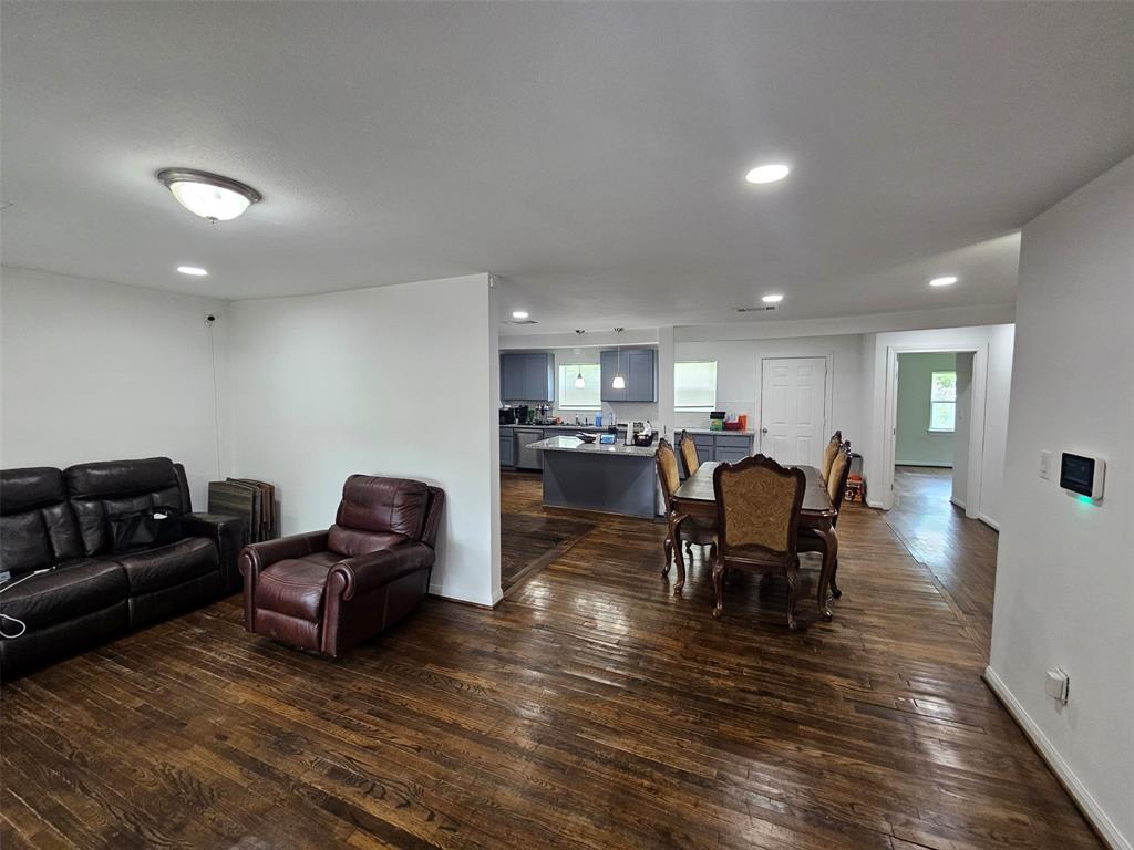 907 Whitaker Avenue