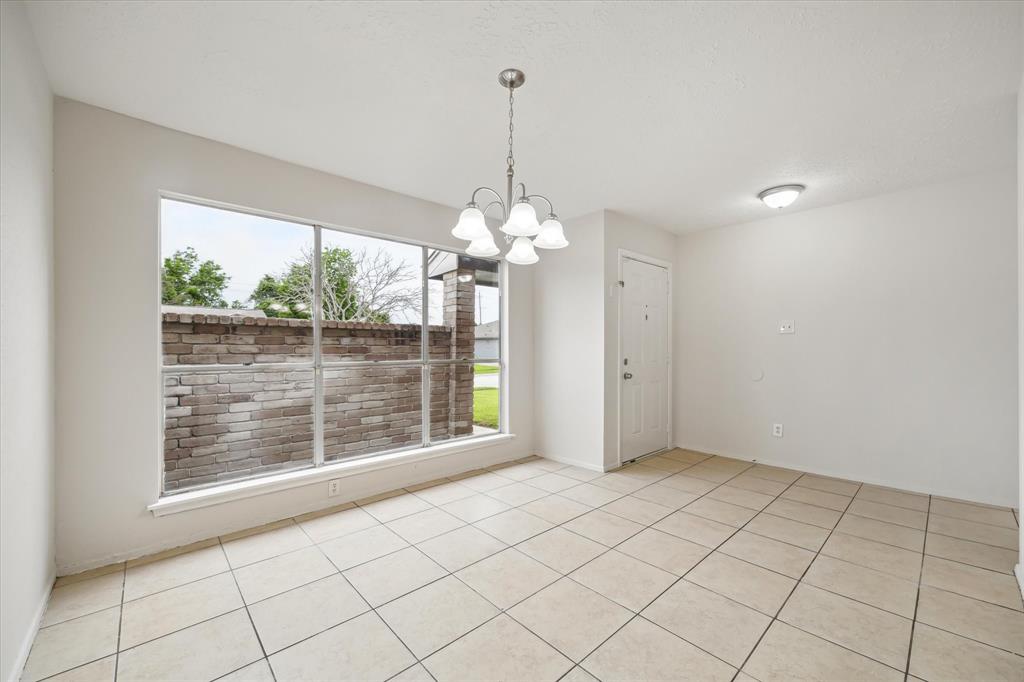 8434 Bird Run Drive, Missouri City, Texas image 4
