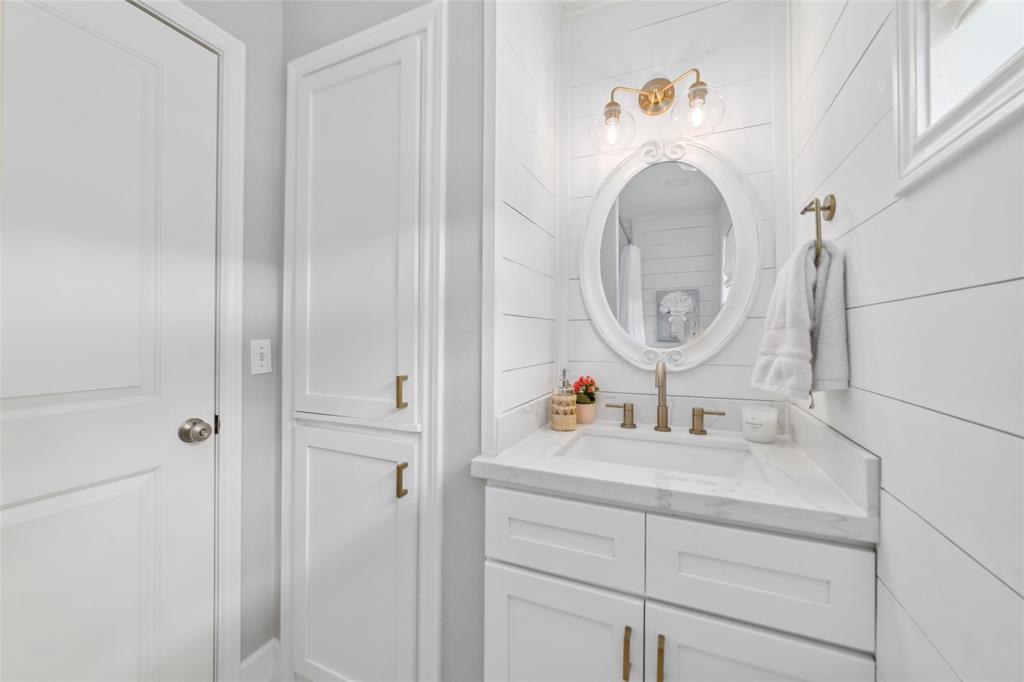 5246 Creekbend Drive, Houston, Texas image 19