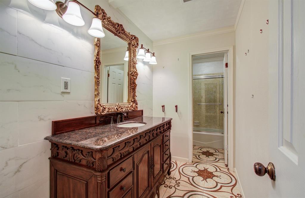 607 Misty Lane, Friendswood, Texas image 30