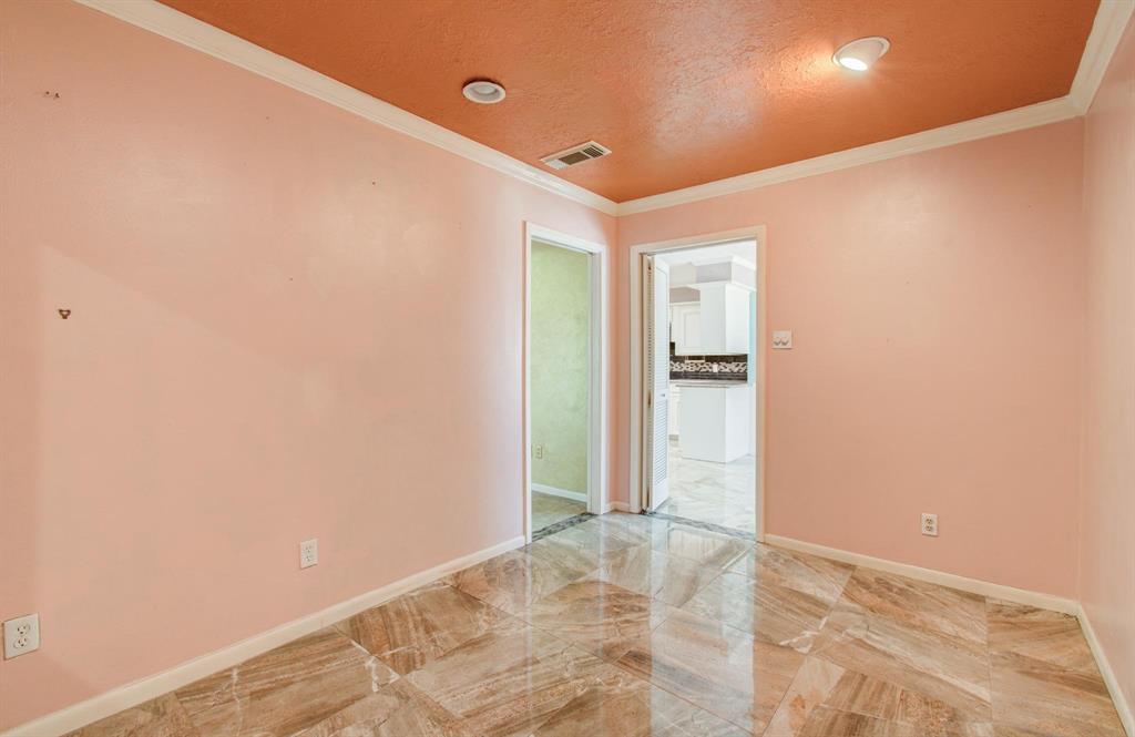 607 Misty Lane, Friendswood, Texas image 18