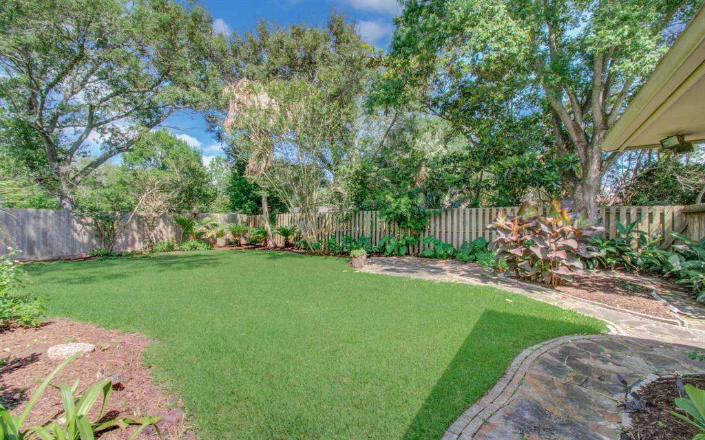 607 Misty Lane, Friendswood, Texas image 38