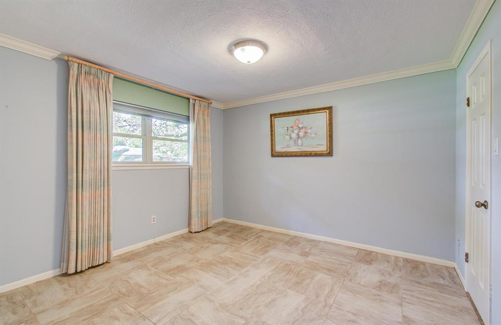 607 Misty Lane, Friendswood, Texas image 23