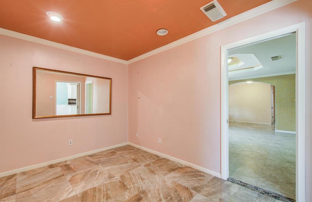 607 Misty Lane, Friendswood, Texas image 17