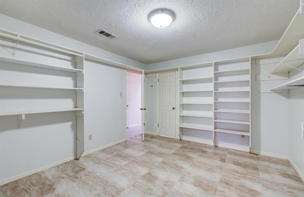 607 Misty Lane, Friendswood, Texas image 24