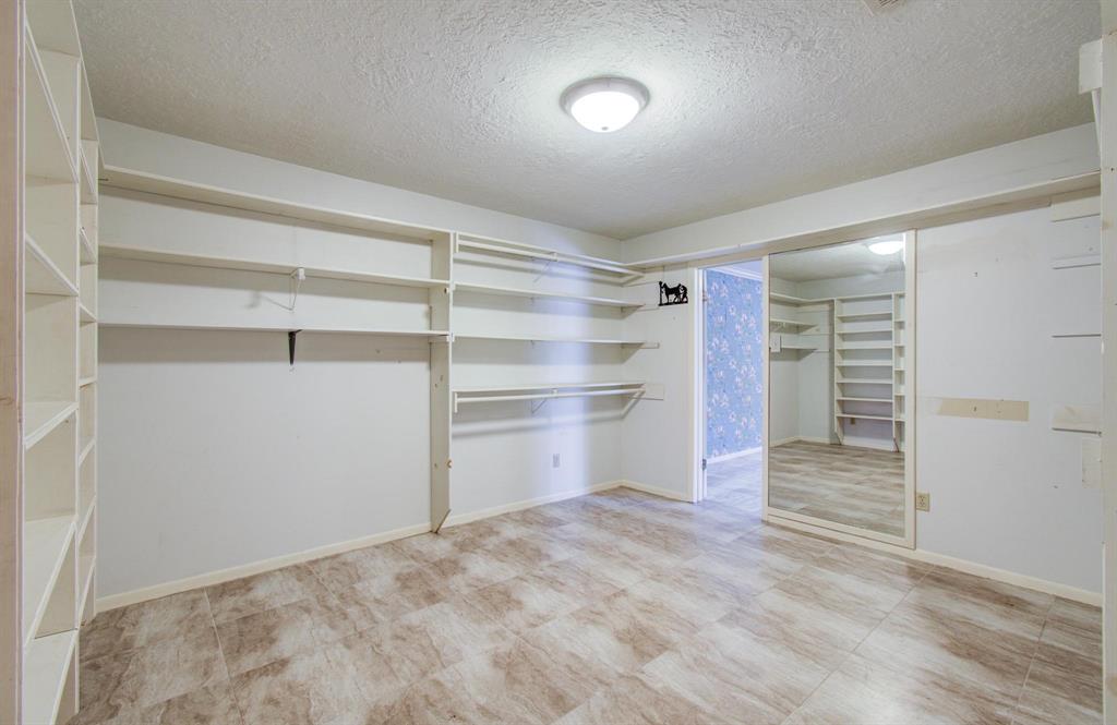 607 Misty Lane, Friendswood, Texas image 25