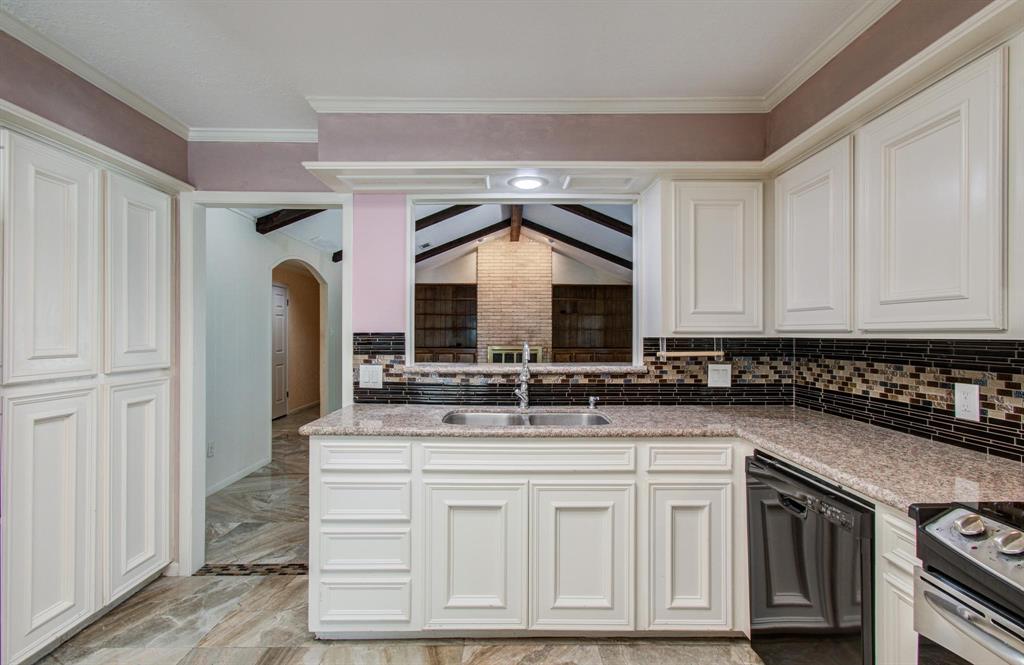 607 Misty Lane, Friendswood, Texas image 12
