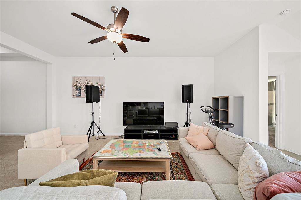 155 Solana Point Drive, Katy, Texas image 16