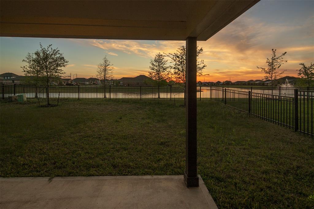 155 Solana Point Drive, Katy, Texas image 5