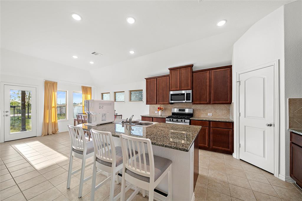 155 Solana Point Drive, Katy, Texas image 18