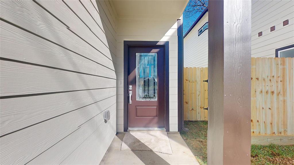 19026 N Highlands Bayou Drive, Cypress, Texas image 2