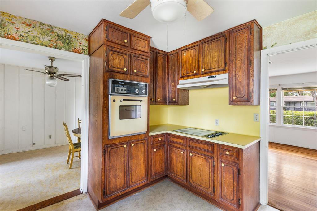 4010 Ascot Lane, Houston, Texas image 12