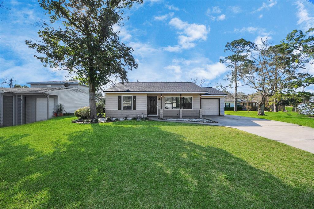 710 Dezso Drive, Alvin, Texas image 1