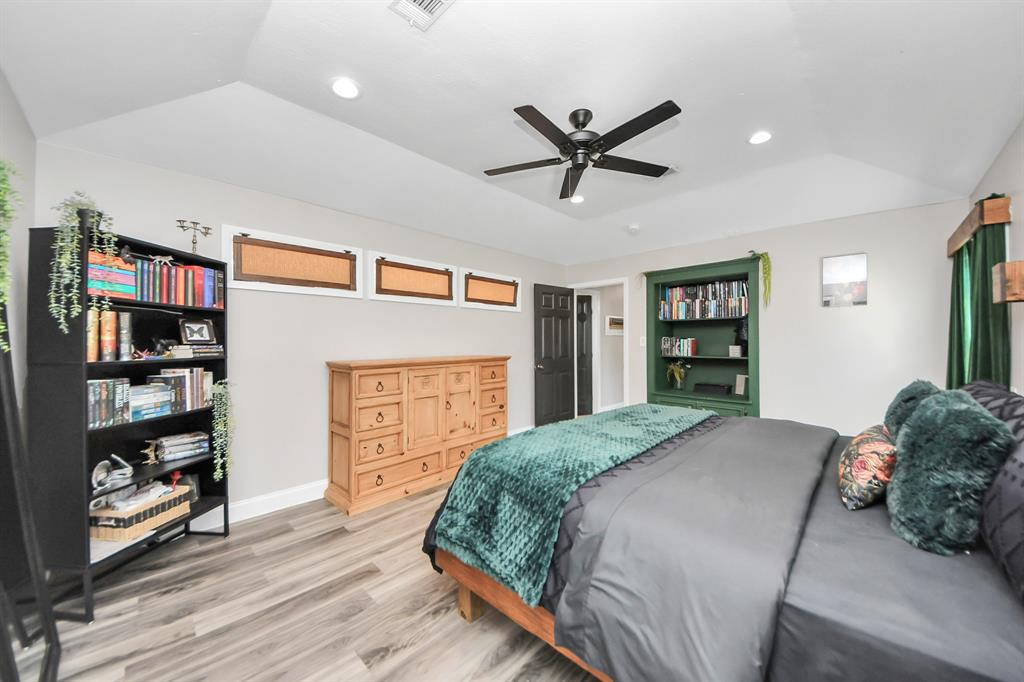 710 Dezso Drive, Alvin, Texas image 21