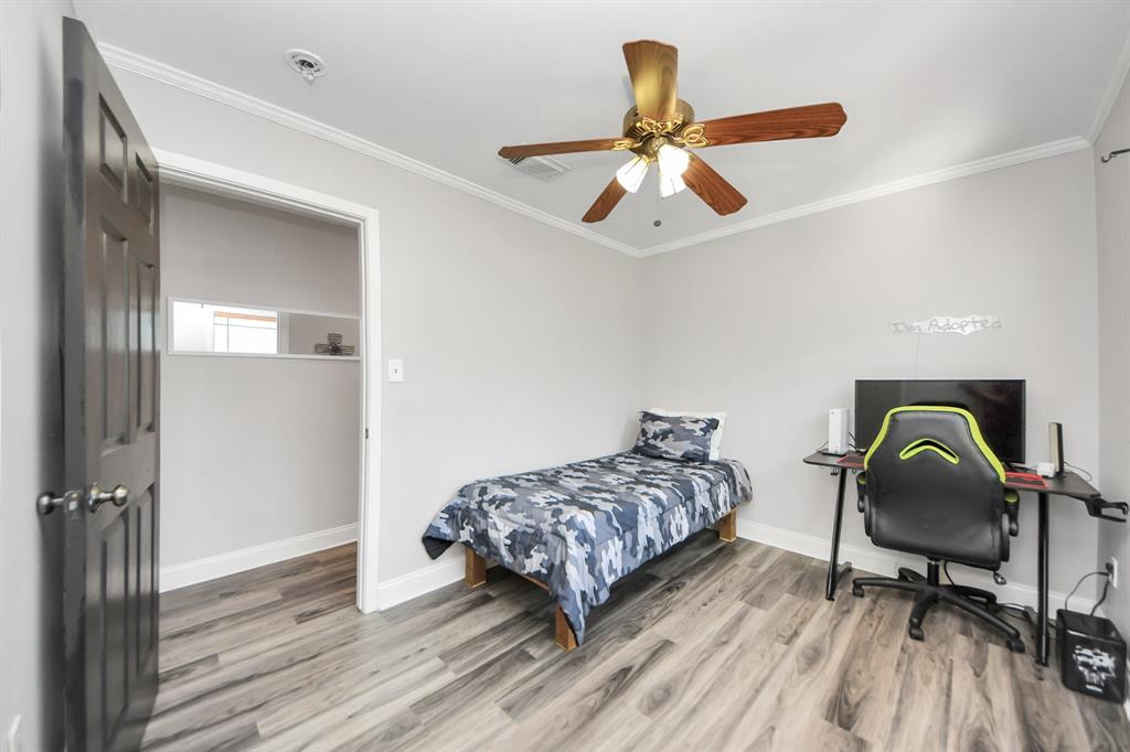 710 Dezso Drive, Alvin, Texas image 28